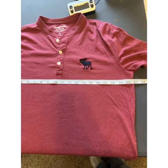 Abercrombie & Fitch New York Men’s Burgundy Henley Large Logo Size L Preppy - Picture 7 of 7